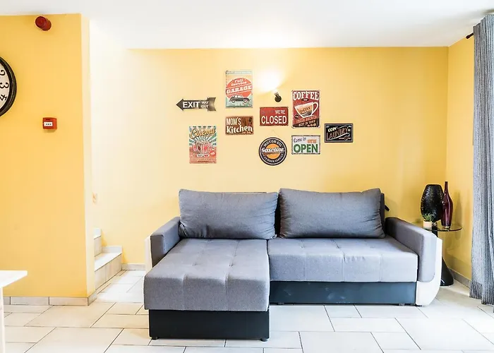 Lovely, Colourful For Small Families *